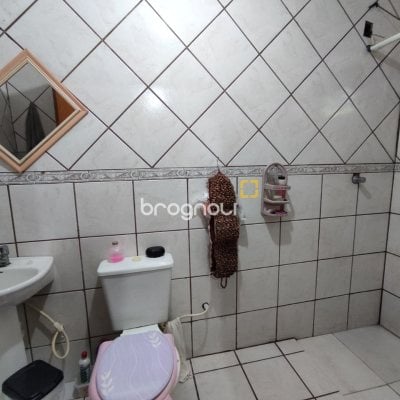 Casa com 91m², 3 quartos (sendo 1 suíte), 1 garagem, no bairro São João do Rio Vermelho em Florianópolis