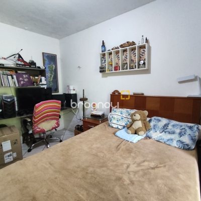 Casa com 91m², 3 quartos (sendo 1 suíte), 1 garagem, no bairro São João do Rio Vermelho em Florianópolis