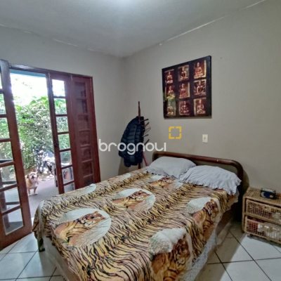 Casa com 91m², 3 quartos (sendo 1 suíte), 1 garagem, no bairro São João do Rio Vermelho em Florianópolis