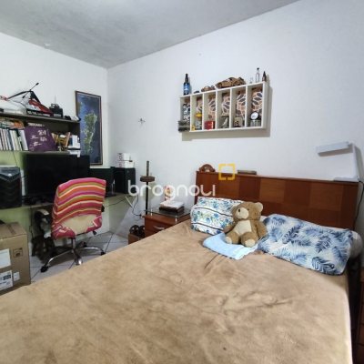 Casa com 91m², 3 quartos (sendo 1 suíte), 1 garagem, no bairro São João do Rio Vermelho em Florianópolis