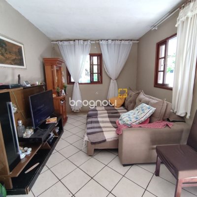 Casa com 91m², 3 quartos (sendo 1 suíte), 1 garagem, no bairro São João do Rio Vermelho em Florianópolis