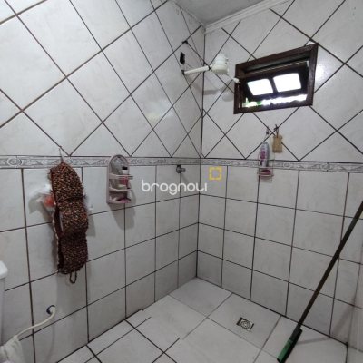 Casa com 91m², 3 quartos (sendo 1 suíte), 1 garagem, no bairro São João do Rio Vermelho em Florianópolis