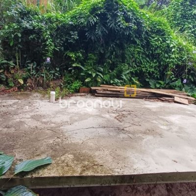 Sítio com 850m², 6 quartos, 3 garagens, no bairro Barra da Lagoa em Florianópolis