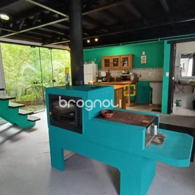 Sítio com 850m², 6 quartos, 3 garagens, no bairro Barra da Lagoa em Florianópolis