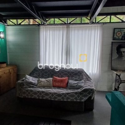 Sítio com 850m², 6 quartos, 3 garagens, no bairro Barra da Lagoa em Florianópolis