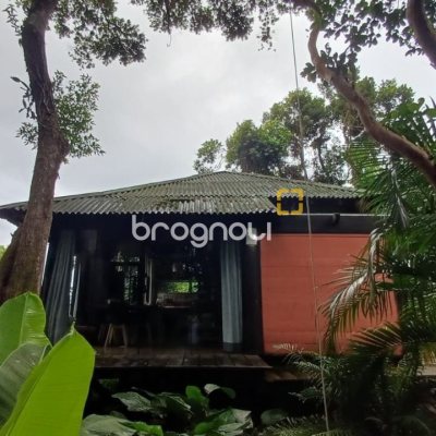 Sítio com 850m², 6 quartos, 3 garagens, no bairro Barra da Lagoa em Florianópolis