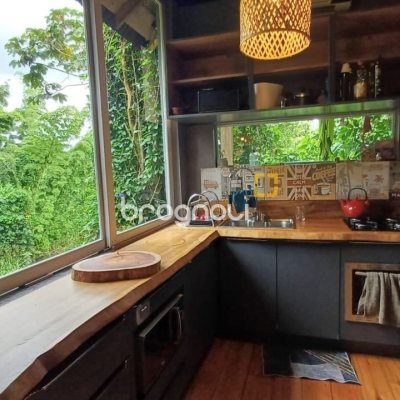 Sítio com 850m², 6 quartos, 3 garagens, no bairro Barra da Lagoa em Florianópolis