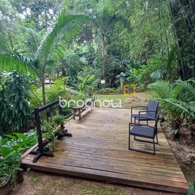 Sítio com 850m², 6 quartos, 3 garagens, no bairro Barra da Lagoa em Florianópolis