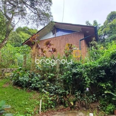 Sítio com 850m², 6 quartos, 3 garagens, no bairro Barra da Lagoa em Florianópolis