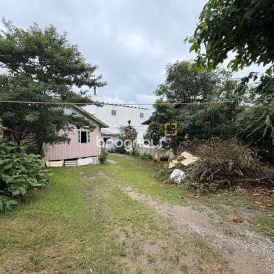 Terreno com 240m², no bairro Capoeiras em Florianópolis