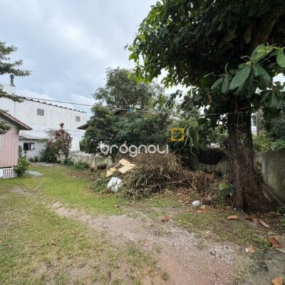 Terreno com 240m², no bairro Capoeiras em Florianópolis