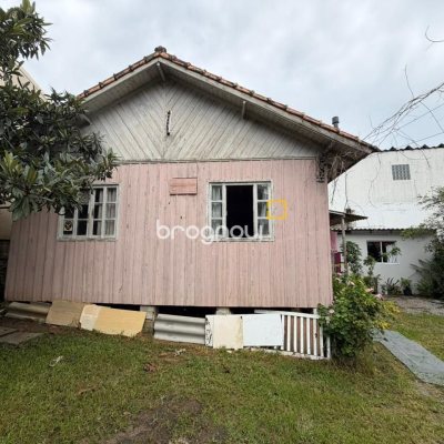 Terreno com 240m², no bairro Capoeiras em Florianópolis