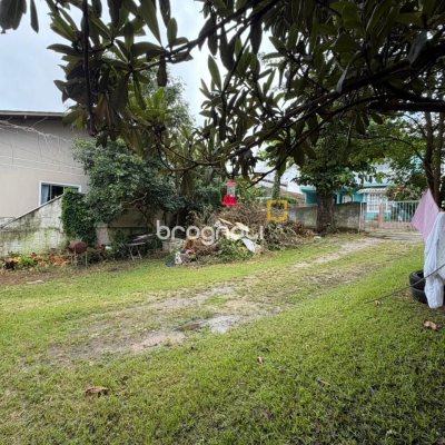Terreno com 240m², no bairro Capoeiras em Florianópolis