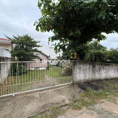 Terreno com 240m², no bairro Capoeiras em Florianópolis