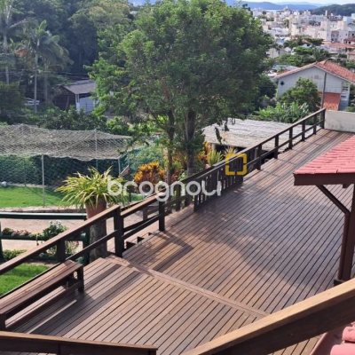 Terreno com 1089m², no bairro Canasvieiras em Florianópolis