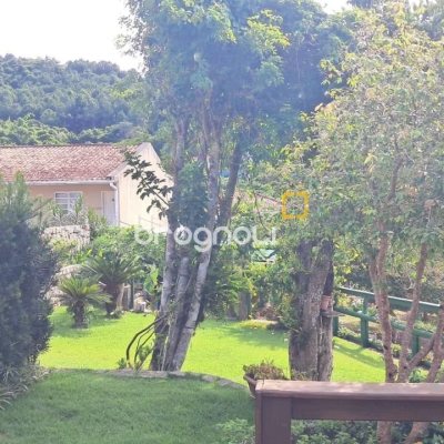Terreno com 1089m², no bairro Canasvieiras em Florianópolis