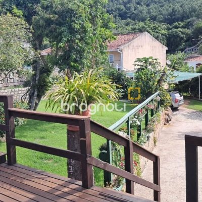 Terreno com 1089m², no bairro Canasvieiras em Florianópolis