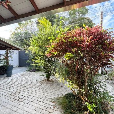 Casa com 51m², 2 quartos, 1 garagem, no bairro São João do Rio Vermelho em Florianópolis