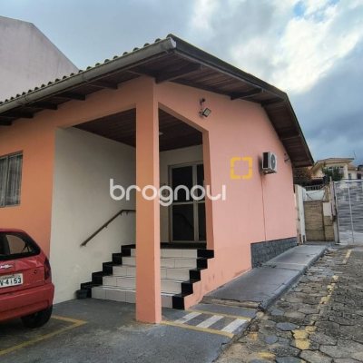 Apartamento com 80m², 3 quartos (sendo 1 suíte), 1 garagem, no bairro Estreito em Florianópolis