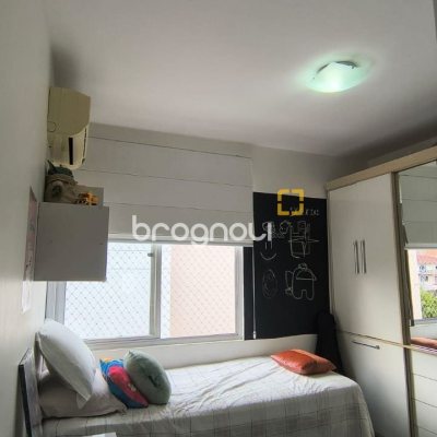 Apartamento com 80m², 3 quartos (sendo 1 suíte), 1 garagem, no bairro Estreito em Florianópolis