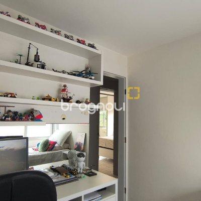 Apartamento com 80m², 3 quartos (sendo 1 suíte), 1 garagem, no bairro Estreito em Florianópolis