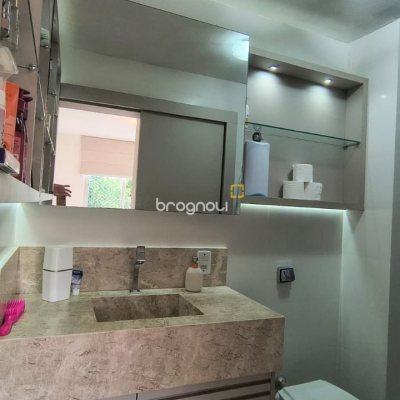 Apartamento com 80m², 3 quartos (sendo 1 suíte), 1 garagem, no bairro Estreito em Florianópolis