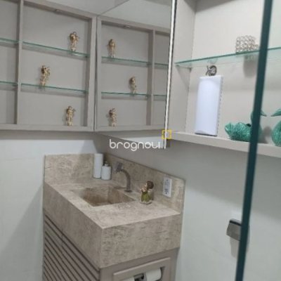 Apartamento com 80m², 3 quartos (sendo 1 suíte), 1 garagem, no bairro Estreito em Florianópolis