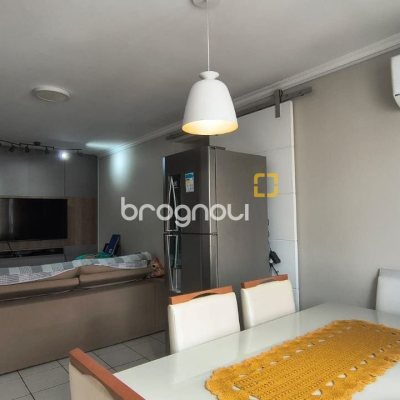 Apartamento com 80m², 3 quartos (sendo 1 suíte), 1 garagem, no bairro Estreito em Florianópolis