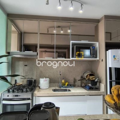 Apartamento com 80m², 3 quartos (sendo 1 suíte), 1 garagem, no bairro Estreito em Florianópolis
