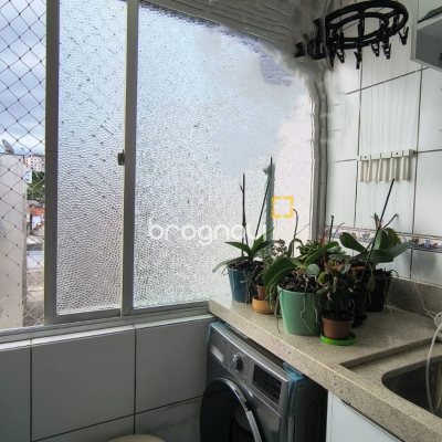 Apartamento com 80m², 3 quartos (sendo 1 suíte), 1 garagem, no bairro Estreito em Florianópolis