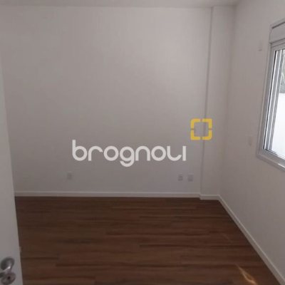 Apartamento com 78m², 2 quartos (sendo 1 suíte), 1 garagem, no bairro Campeche em Florianópolis
