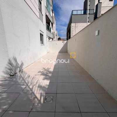 Apartamento com 78m², 2 quartos (sendo 1 suíte), 1 garagem, no bairro Campeche em Florianópolis