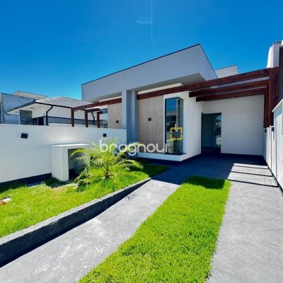 Casa com 55m², 2 quartos, 2 garagens, no bairro Forquilhas em São José
