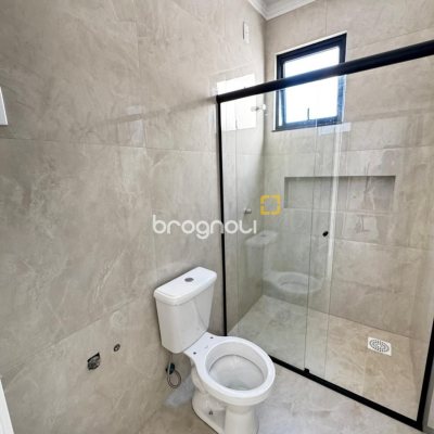 Casa com 55m², 2 quartos, 2 garagens, no bairro Forquilhas em São José