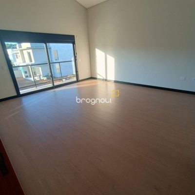 Casa de Condomínio com 250m², 3 quartos (sendo 3 suítes), 2 garagens, no bairro Rio Vermelho em Florianópolis