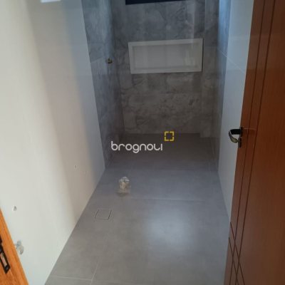 Casa de Condomínio com 250m², 3 quartos (sendo 3 suítes), 2 garagens, no bairro Rio Vermelho em Florianópolis