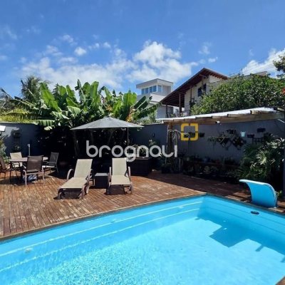 Casa com 281m², 3 quartos (sendo 3 suítes), 3 garagens, no bairro Campeche em Florianópolis
