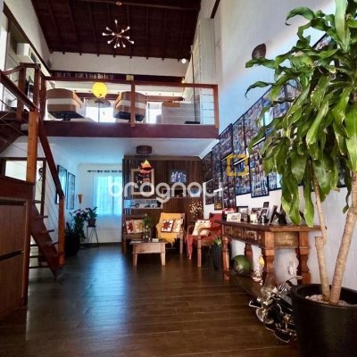 Casa com 281m², 3 quartos (sendo 3 suítes), 3 garagens, no bairro Campeche em Florianópolis