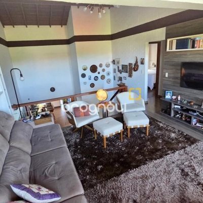 Casa com 281m², 3 quartos (sendo 3 suítes), 3 garagens, no bairro Campeche em Florianópolis