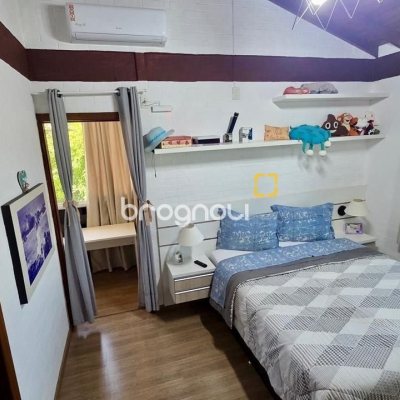 Casa com 281m², 3 quartos (sendo 3 suítes), 3 garagens, no bairro Campeche em Florianópolis