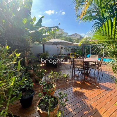 Casa com 281m², 3 quartos (sendo 3 suítes), 3 garagens, no bairro Campeche em Florianópolis