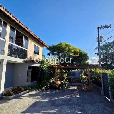 Casa com 281m², 3 quartos (sendo 3 suítes), 3 garagens, no bairro Campeche em Florianópolis