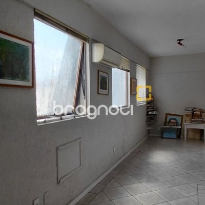 Sala com 42m², no bairro Centro em Florianópolis