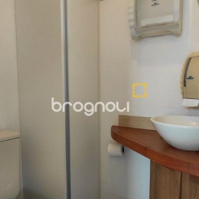 Sala com 42m², no bairro Centro em Florianópolis