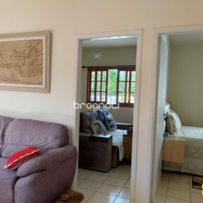 Casa com 111m², 3 quartos (sendo 1 suíte), 3 garagens, no bairro Rio Vermelho em Florianópolis