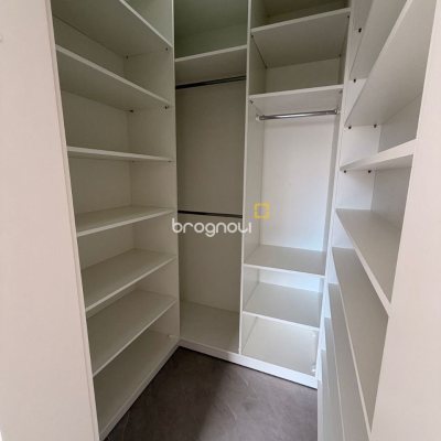 Apartamento com 91m², 2 quartos (sendo 1 suíte), 1 garagem, no bairro Kobrasol em São José