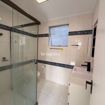 Apartamento com 91m², 2 quartos (sendo 1 suíte), 1 garagem, no bairro Kobrasol em São José