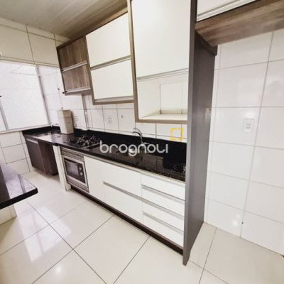 Apartamento com 50m², 2 quartos, 1 garagem, no bairro Roçado em São José