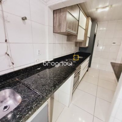 Apartamento com 50m², 2 quartos, 1 garagem, no bairro Roçado em São José