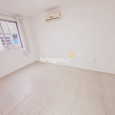 Apartamento com 50m², 2 quartos, 1 garagem, no bairro Roçado em São José